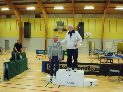 Le podium en V�t�rans 4 Messieurs