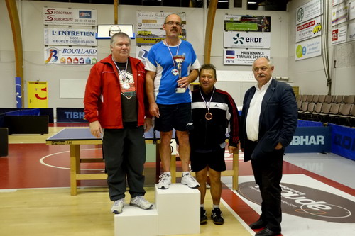 Le podium en V�t�rans 2  Messieurs