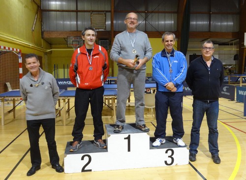 Le podium en V�t�rans 2  Messieurs