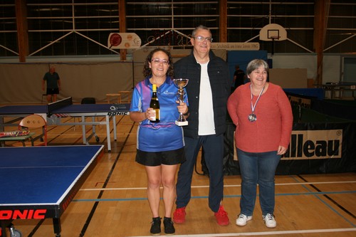 Le podium en V�t�rans 2  Dames