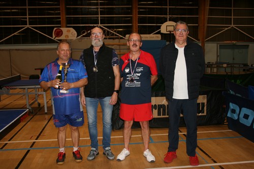 Le podium en V�t�rans 3  Messieurs