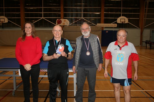 Le podium en V�t�rans 4 Messieurs